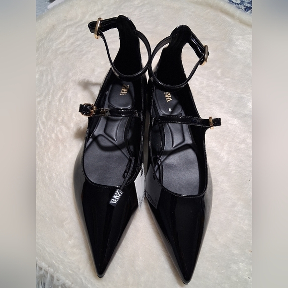 Zara Black Loafers with Glossy Finish - Picture 5 of 8